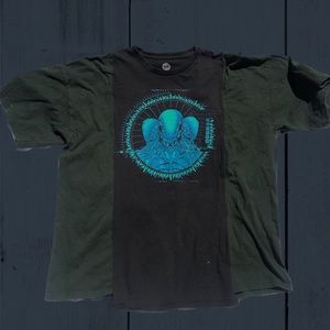 aa80 Two Tone alien T-shirt